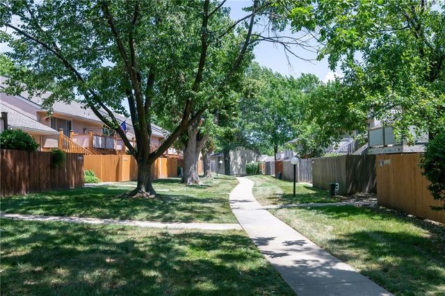 10951 Gillette Street, Overland Park, KS 66210