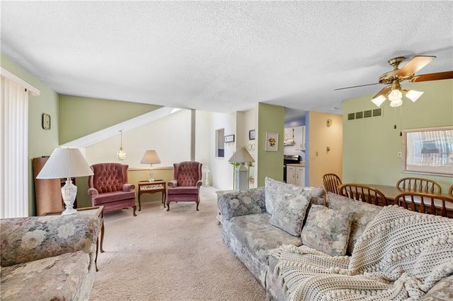 10951 Gillette Street, Overland Park, KS 66210