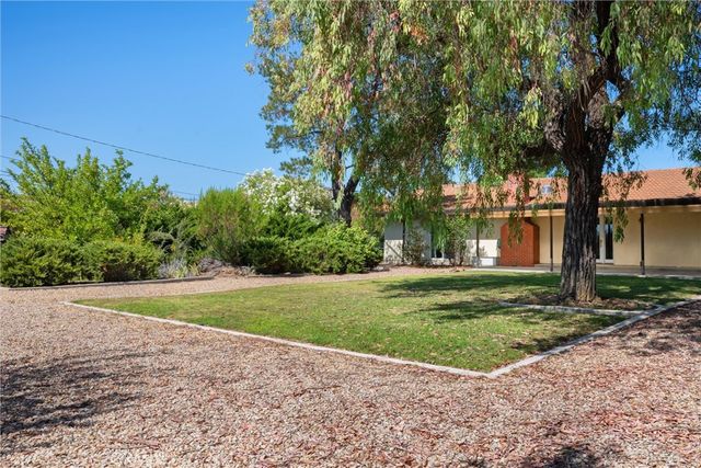 1523 Country Club Drive, Paso Robles, CA 93446