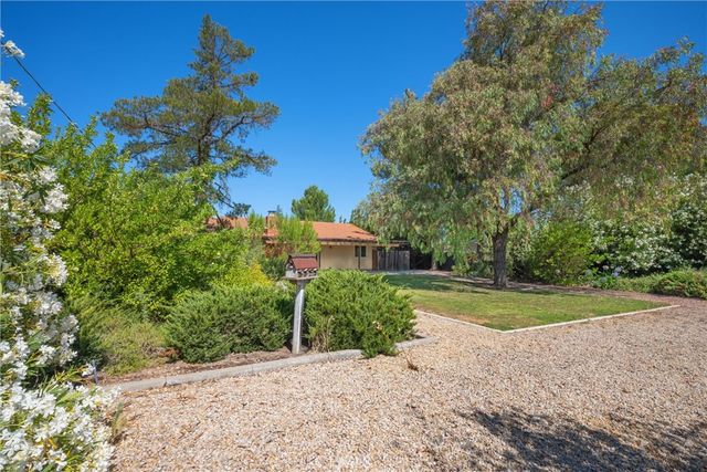 1523 Country Club Drive, Paso Robles, CA 93446