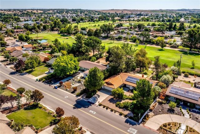 1523 Country Club Drive, Paso Robles, CA 93446