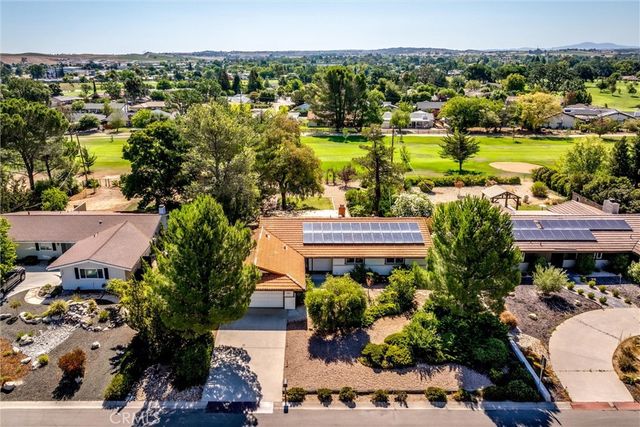1523 Country Club Drive, Paso Robles, CA 93446
