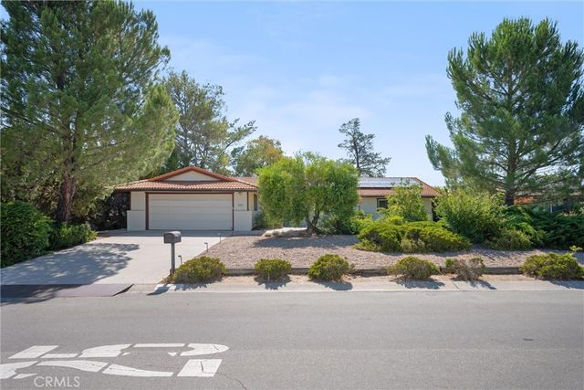 1523 Country Club Drive, Paso Robles, CA 93446
