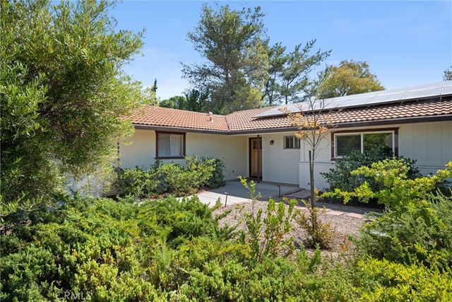 1523 Country Club Drive, Paso Robles, CA 93446