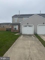 32 RIVER BANK DR, Roebling, NJ 08554