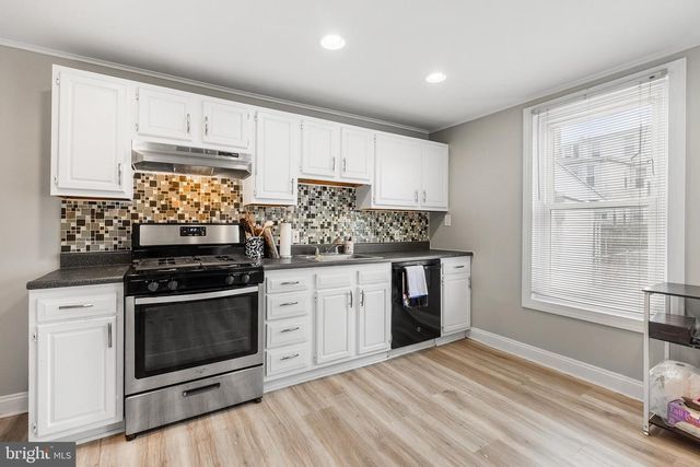 113 SEVILLE ST, Philadelphia, PA 19127