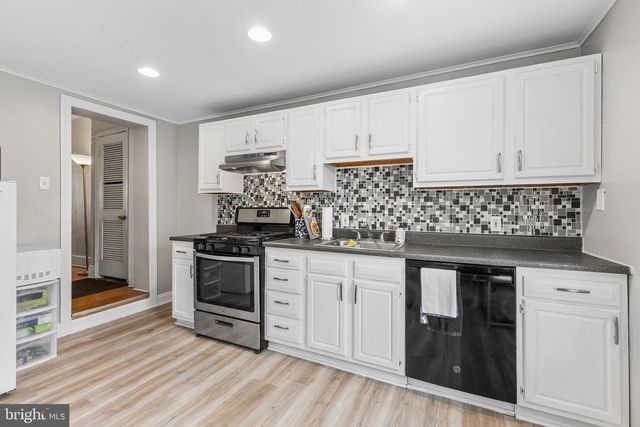 113 SEVILLE ST, Philadelphia, PA 19127