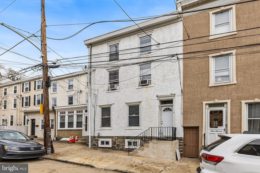 113 SEVILLE ST, Philadelphia, PA 19127