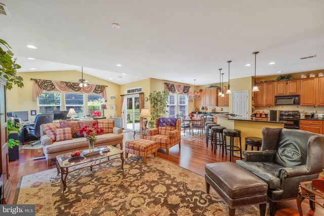 17253 FOUR SEASONS DR, Dumfries, VA 22025