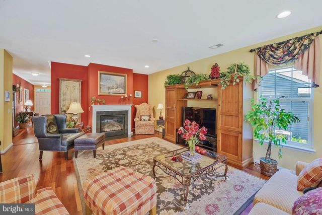 17253 FOUR SEASONS DR, Dumfries, VA 22025