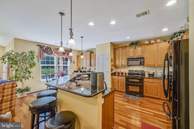 17253 FOUR SEASONS DR, Dumfries, VA 22025