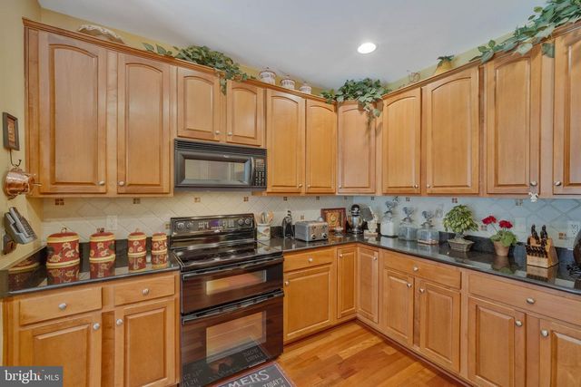 17253 FOUR SEASONS DR, Dumfries, VA 22025