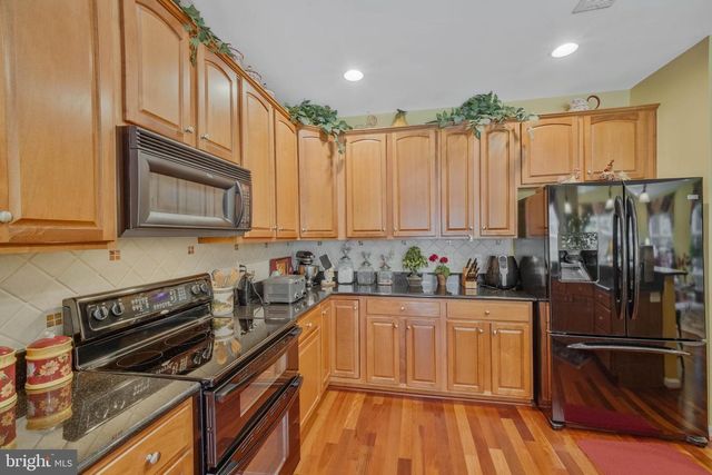 17253 FOUR SEASONS DR, Dumfries, VA 22025