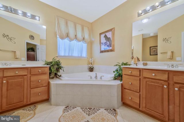 17253 FOUR SEASONS DR, Dumfries, VA 22025
