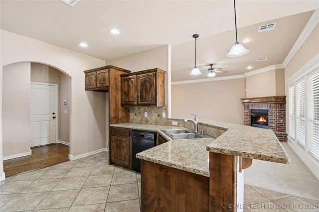 9408 N 96th East Avenue, Owasso, OK 74055