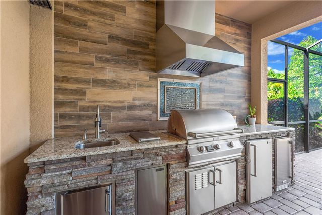 9127 TILLINGHAST DRIVE, Tampa, FL 33626