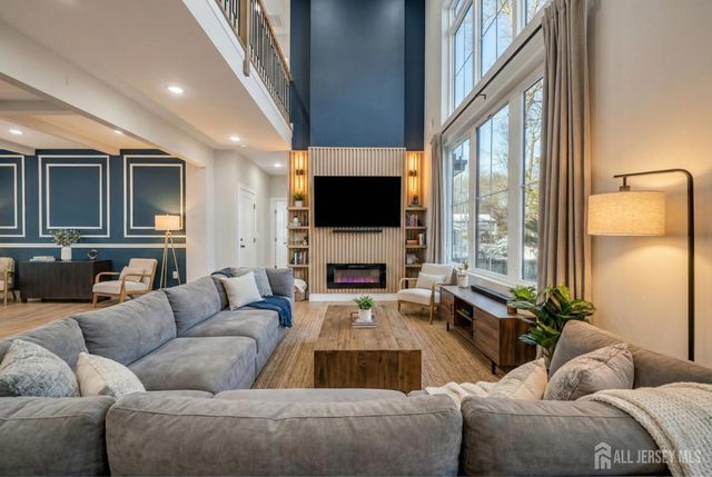 24 Norton Street, Edison, NJ 08820