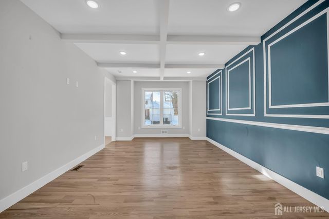 24 Norton Street, Edison, NJ 08820