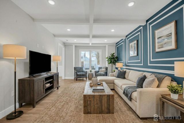 24 Norton Street, Edison, NJ 08820