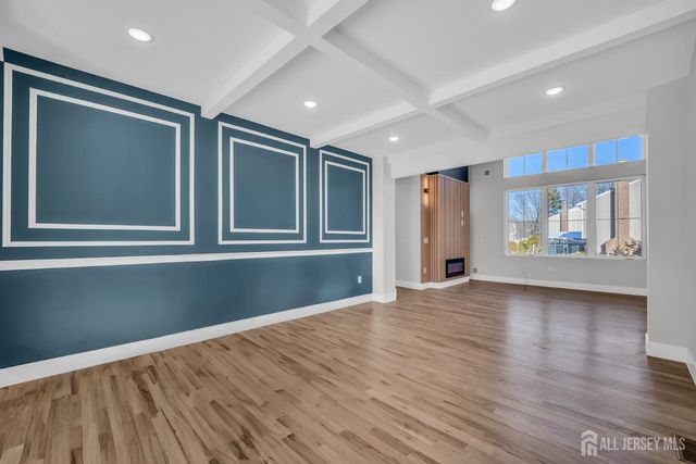 24 Norton Street, Edison, NJ 08820