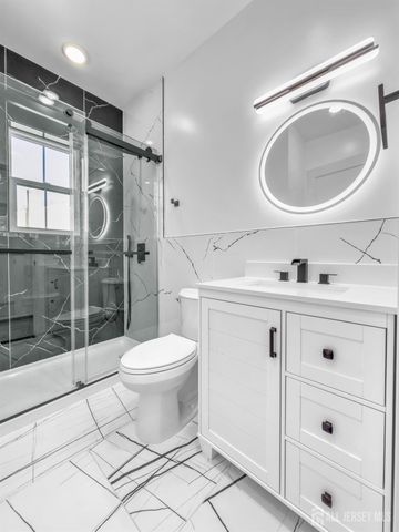 24 Norton Street, Edison, NJ 08820