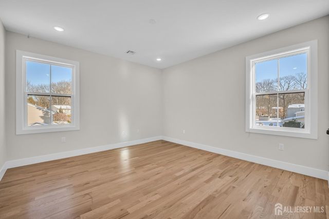 24 Norton Street, Edison, NJ 08820