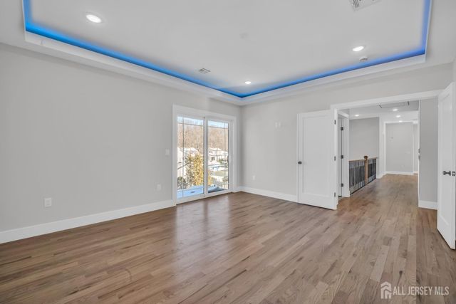 24 Norton Street, Edison, NJ 08820