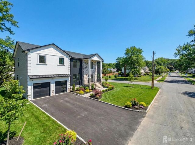 24 Norton Street, Edison, NJ 08820