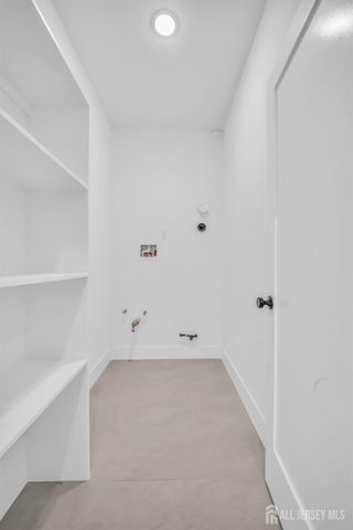 24 Norton Street, Edison, NJ 08820