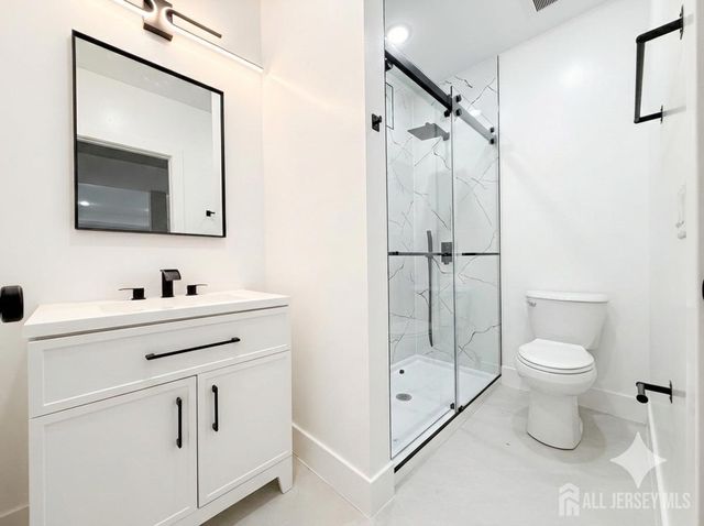 24 Norton Street, Edison, NJ 08820