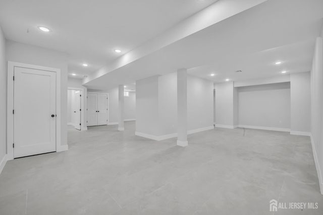 24 Norton Street, Edison, NJ 08820