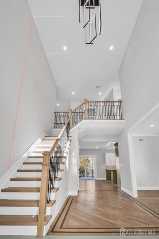 24 Norton Street, Edison, NJ 08820