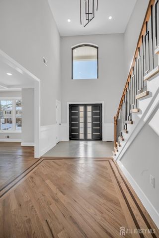 24 Norton Street, Edison, NJ 08820