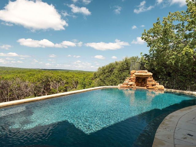 7319 Yaupon DR, Austin, TX 78759