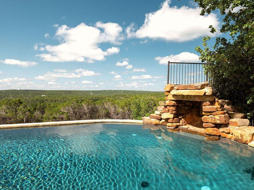 7319 Yaupon DR, Austin, TX 78759