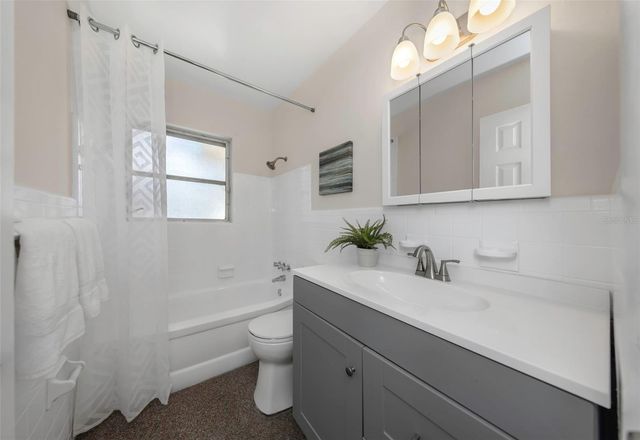 4658 25TH AVENUE S, St Petersburg, FL 33711