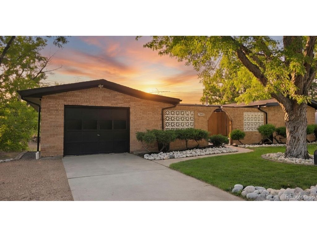 7643 Webster Way, Arvada, CO 80003