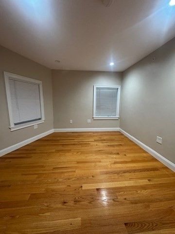 199 Pleasant St 2R, Marblehead, MA 01945