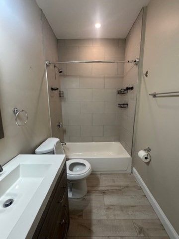 199 Pleasant St 2R, Marblehead, MA 01945