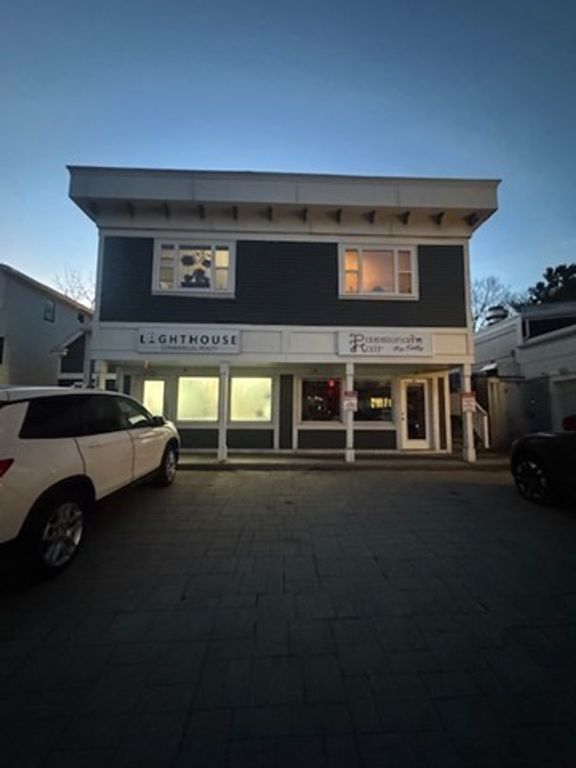 199 Pleasant St 2R, Marblehead, MA 01945