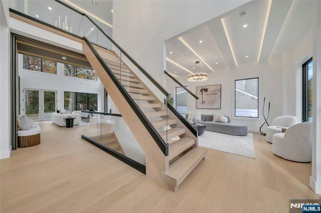801 Godwin Road, Paramus, NJ 07652