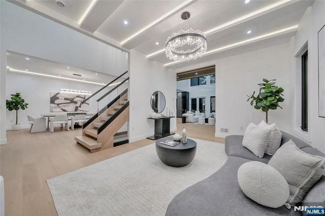 801 Godwin Road, Paramus, NJ 07652