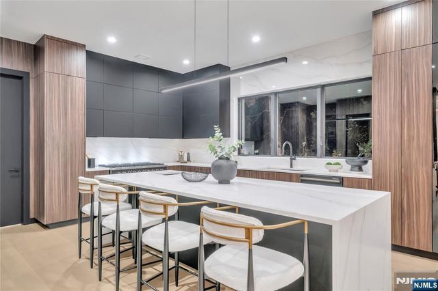 801 Godwin Road, Paramus, NJ 07652