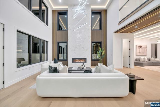 801 Godwin Road, Paramus, NJ 07652