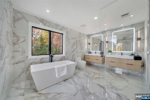 801 Godwin Road, Paramus, NJ 07652