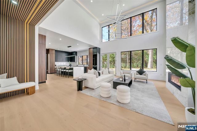 801 Godwin Road, Paramus, NJ 07652
