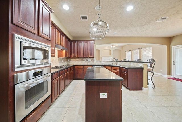 10015 Loch Courtney Lane, Houston, TX 77089