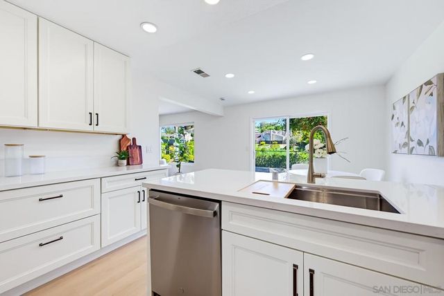 4502 Sierra Morena Ave, Carlsbad, CA 92010