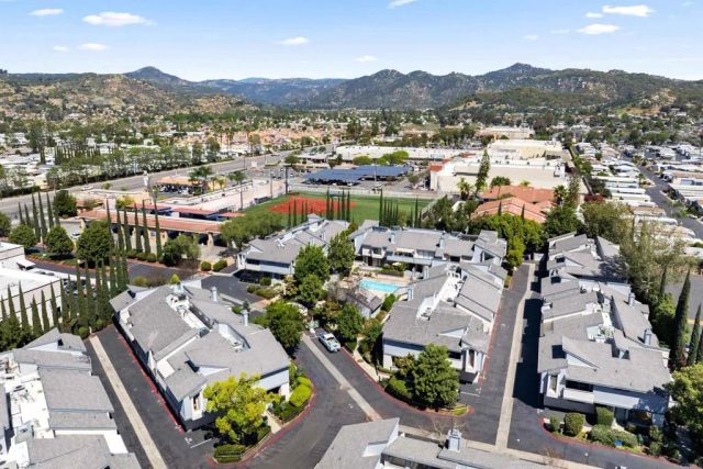 2135 E Valley 28, Escondido, CA 92027