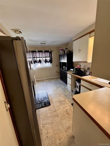 32974 Sheridan Street, Garden City, MI 48135